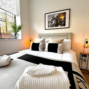 Chester's - - 2 Cuppin Street - 2 Minute Walk From Shops Chester